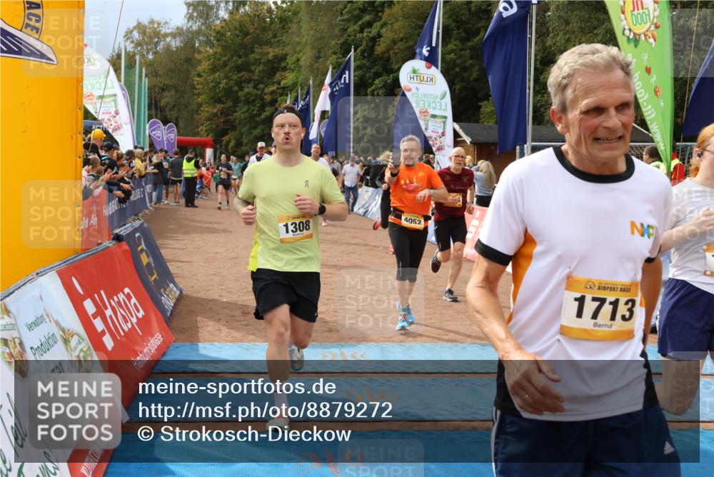 14.09.2025 - Airport Race Strokosch-Dieckow http://msf.ph/oto/8879272 14.09.2025 12:39:04 Ziel 153, 455, 934, 956, 1084, 1218, 1308, 1325, 1713, 1729, 1742, 1799, 1906, 1916, 2027, 2058, 2116, 2167, 4052 meine-sportfotos.de