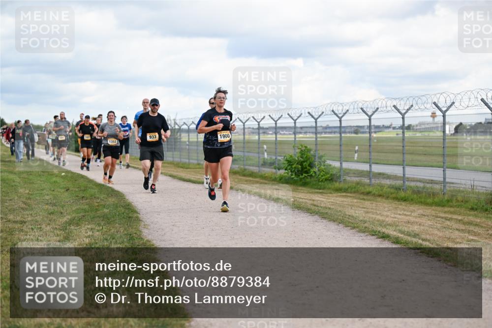 14.09.2025 - Airport Race Dr. Thomas Lammeyer http://msf.ph/oto/8879384 14.09.2025 12:28:33 Laufen 1352, 933, 1900 meine-sportfotos.de