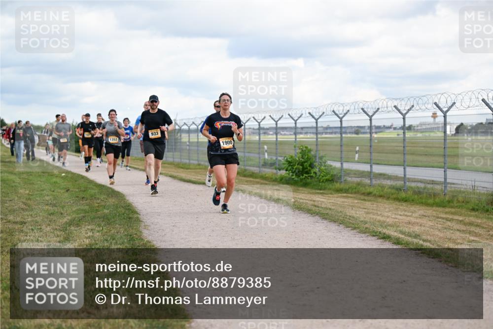 14.09.2025 - Airport Race Dr. Thomas Lammeyer http://msf.ph/oto/8879385 14.09.2025 12:28:34 Laufen 1352, 933, 1900 meine-sportfotos.de
