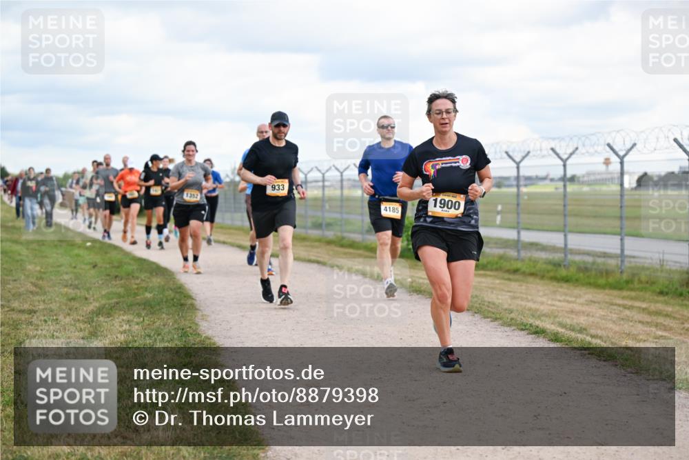 14.09.2025 - Airport Race Dr. Thomas Lammeyer http://msf.ph/oto/8879398 14.09.2025 12:28:35 Laufen 933, 1900, 1352, 4185 meine-sportfotos.de