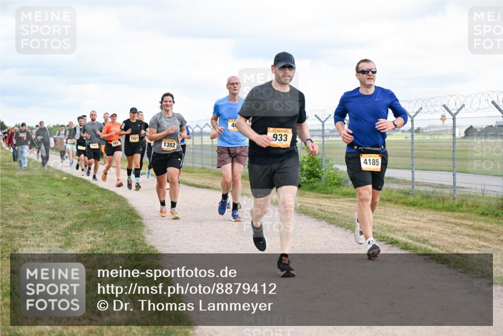 14.09.2025 - Airport Race Dr. Thomas Lammeyer http://msf.ph/oto/8879412 14.09.2025 12:28:37 Laufen 1421, 1031, 1352, 40, 933, 4185 meine-sportfotos.de