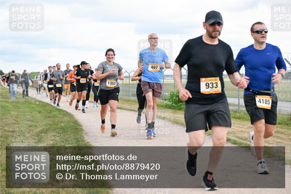 14.09.2025 - Airport Race Dr. Thomas Lammeyer http://msf.ph/oto/8879420 14.09.2025 12:28:38 Laufen 1421, 1352, 407, 933, 4185 meine-sportfotos.de