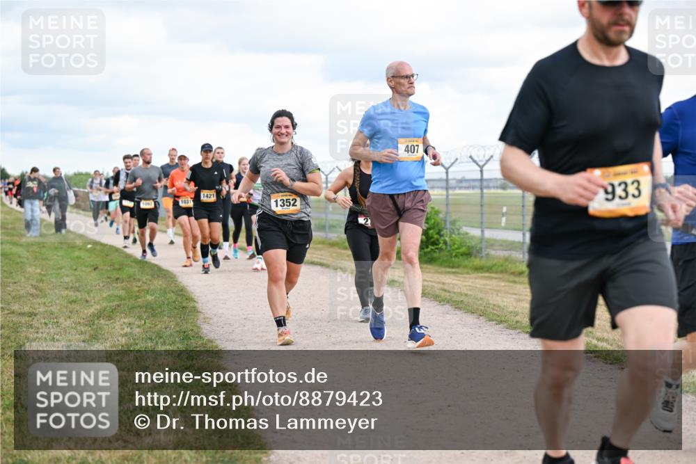 14.09.2025 - Airport Race Dr. Thomas Lammeyer http://msf.ph/oto/8879423 14.09.2025 12:28:38 Laufen 1421, 1092, 1031, 1352, 407, 933 meine-sportfotos.de