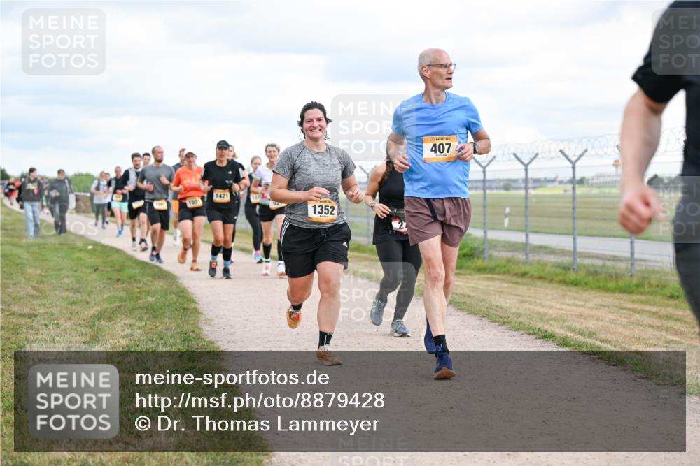 14.09.2025 - Airport Race Dr. Thomas Lammeyer http://msf.ph/oto/8879428 14.09.2025 12:28:38 Laufen 1031, 1421, 1352, 407 meine-sportfotos.de