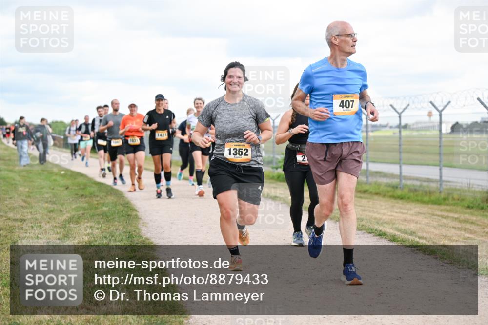 14.09.2025 - Airport Race Dr. Thomas Lammeyer http://msf.ph/oto/8879433 14.09.2025 12:28:39 Laufen 1031, 1421, 1352, 407 meine-sportfotos.de