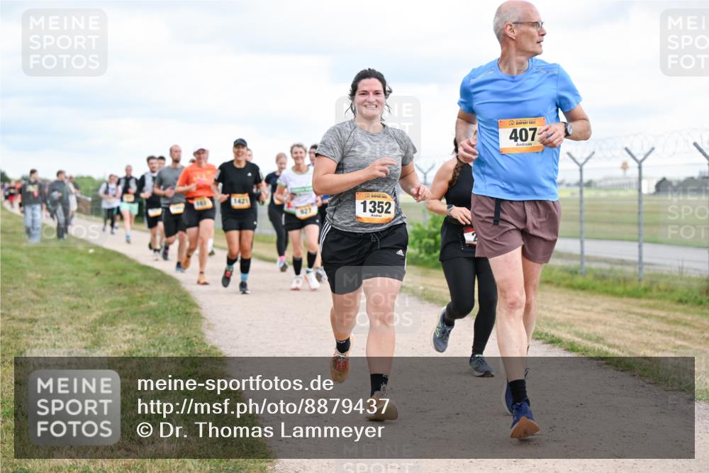 14.09.2025 - Airport Race Dr. Thomas Lammeyer http://msf.ph/oto/8879437 14.09.2025 12:28:39 Laufen 927, 1352, 407 meine-sportfotos.de