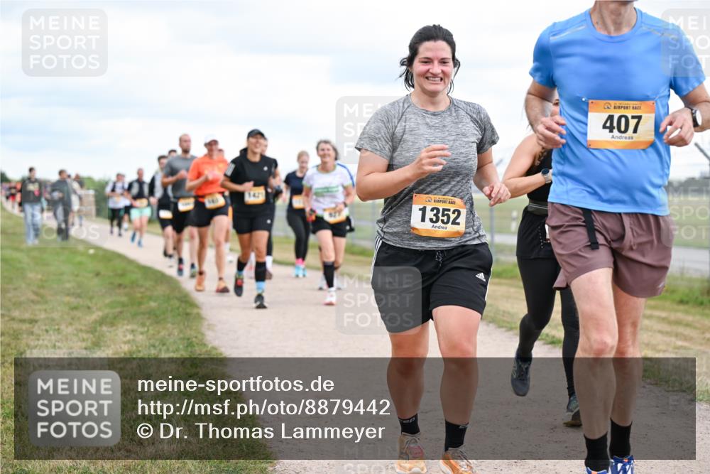 14.09.2025 - Airport Race Dr. Thomas Lammeyer http://msf.ph/oto/8879442 14.09.2025 12:28:40 Laufen 1471, 1352, 407 meine-sportfotos.de