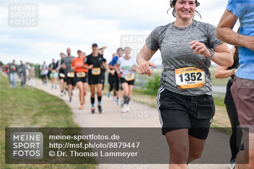 14.09.2025 - Airport Race Dr. Thomas Lammeyer http://msf.ph/oto/8879447 14.09.2025 12:28:40 Laufen 42, 1352 meine-sportfotos.de