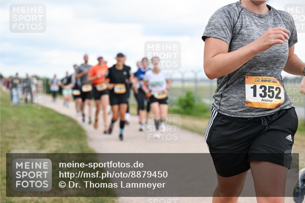 14.09.2025 - Airport Race Dr. Thomas Lammeyer http://msf.ph/oto/8879450 14.09.2025 12:28:40 Laufen 42, 1352 meine-sportfotos.de