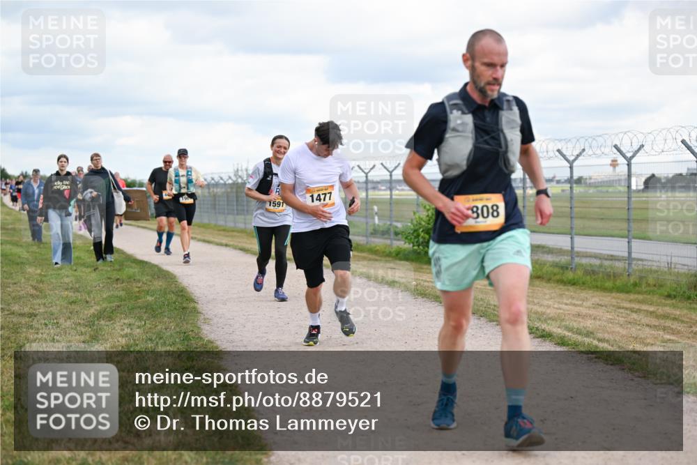 14.09.2025 - Airport Race Dr. Thomas Lammeyer http://msf.ph/oto/8879521 14.09.2025 12:28:48 Laufen 1591, 1477, 808 meine-sportfotos.de