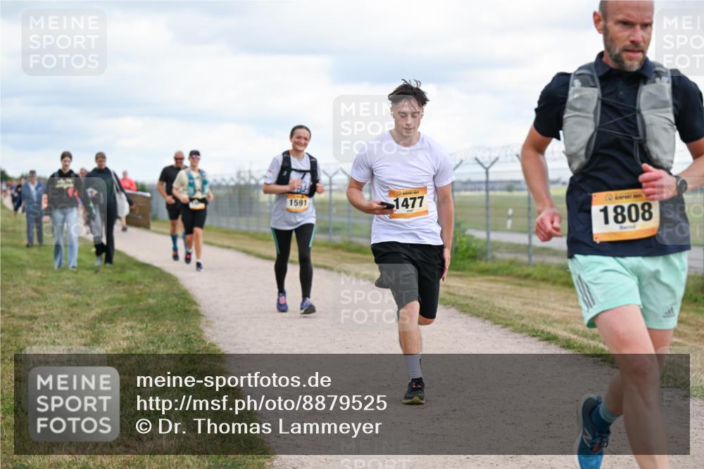 14.09.2025 - Airport Race Dr. Thomas Lammeyer http://msf.ph/oto/8879525 14.09.2025 12:28:49 Laufen 1591, 1477, 1808 meine-sportfotos.de