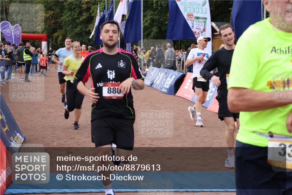 14.09.2025 - Airport Race Strokosch-Dieckow http://msf.ph/oto/8879613 14.09.2025 12:39:46 Ziel 336, 867, 880, 953, 1026, 1623, 1767, 4025, 4222 meine-sportfotos.de