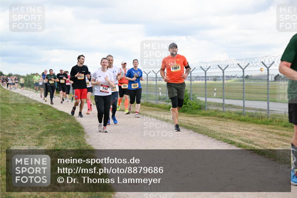 14.09.2025 - Airport Race Dr. Thomas Lammeyer http://msf.ph/oto/8879686 14.09.2025 12:29:14 Laufen 1741, 1150, 1552, 95, 358, 450, 742, 134, 1001 meine-sportfotos.de