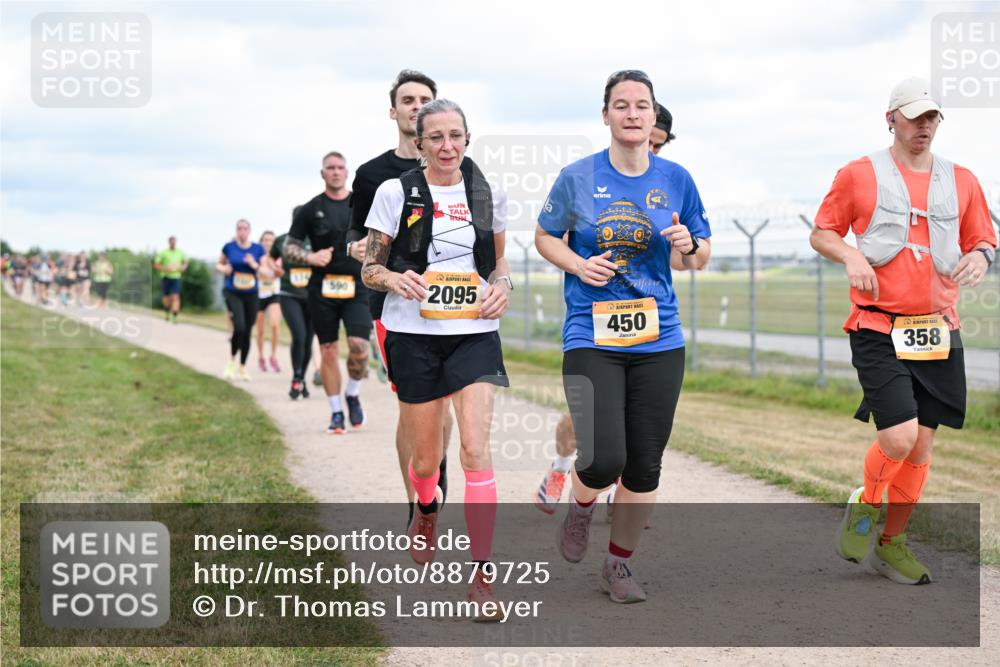 14.09.2025 - Airport Race Dr. Thomas Lammeyer http://msf.ph/oto/8879725 14.09.2025 12:29:18 Laufen 590, 2095, 450, 358 meine-sportfotos.de