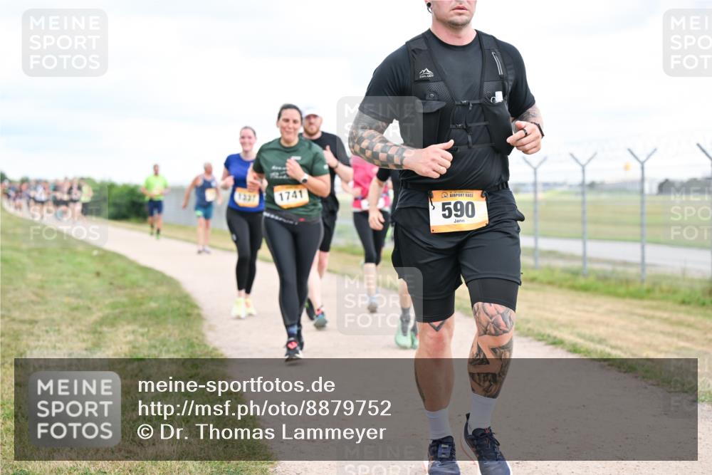 14.09.2025 - Airport Race Dr. Thomas Lammeyer http://msf.ph/oto/8879752 14.09.2025 12:29:21 Laufen 1741, 590 meine-sportfotos.de