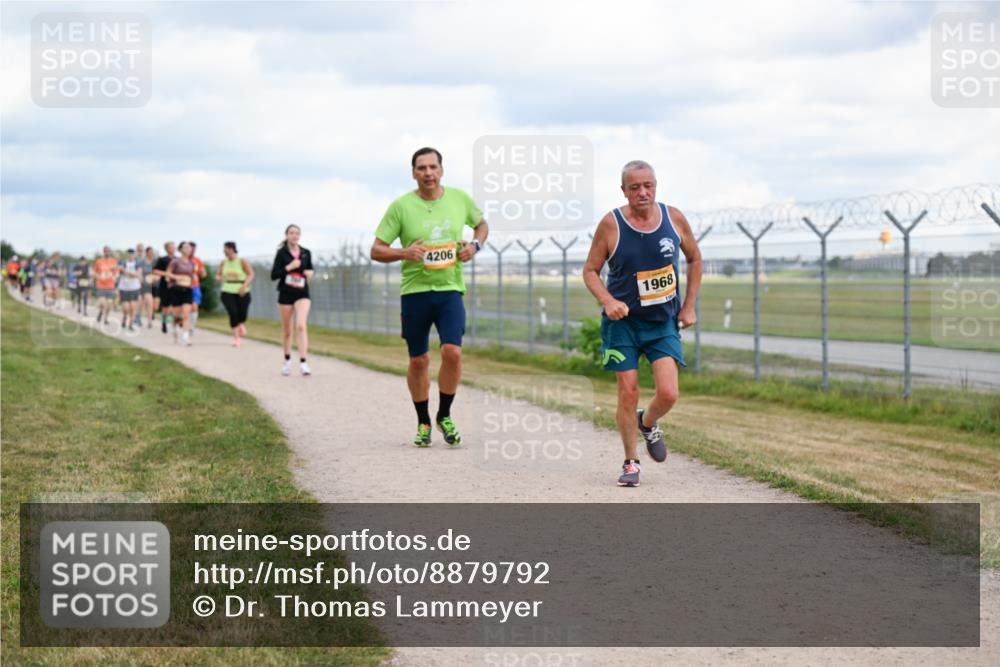 14.09.2025 - Airport Race Dr. Thomas Lammeyer http://msf.ph/oto/8879792 14.09.2025 12:29:29 Laufen 4206, 1968 meine-sportfotos.de