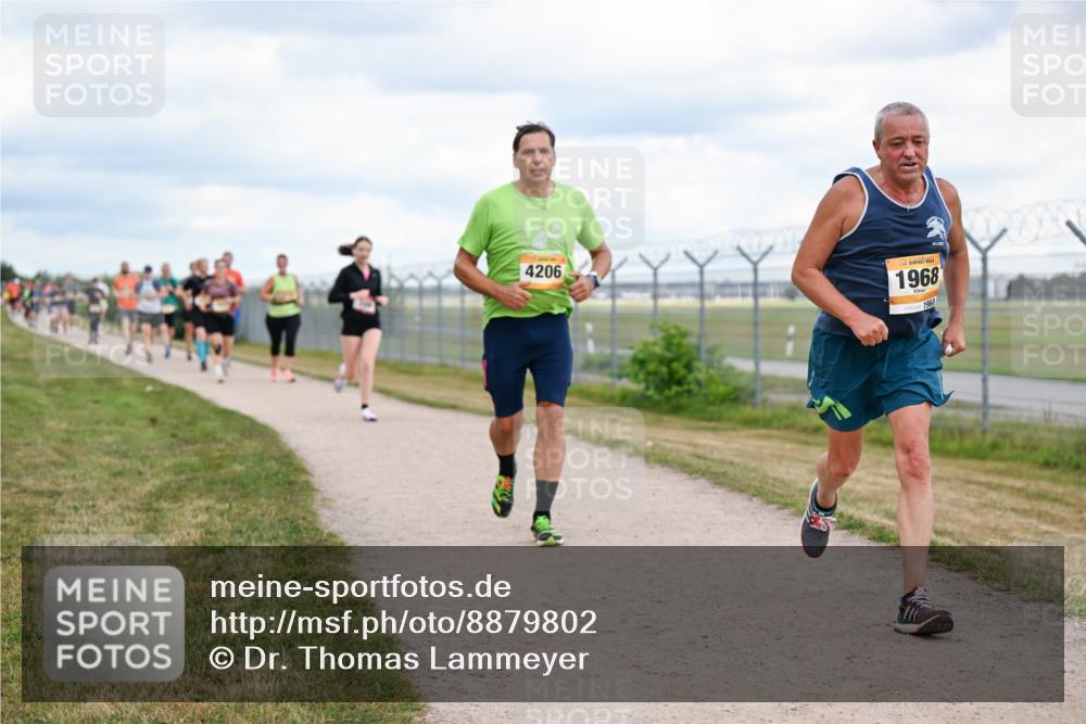 14.09.2025 - Airport Race Dr. Thomas Lammeyer http://msf.ph/oto/8879802 14.09.2025 12:29:30 Laufen 4206, 1968, 1968 meine-sportfotos.de