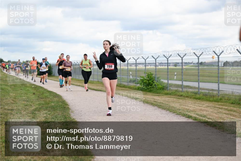 14.09.2025 - Airport Race Dr. Thomas Lammeyer http://msf.ph/oto/8879819 14.09.2025 12:29:33 Laufen 833, 2112, 788 meine-sportfotos.de