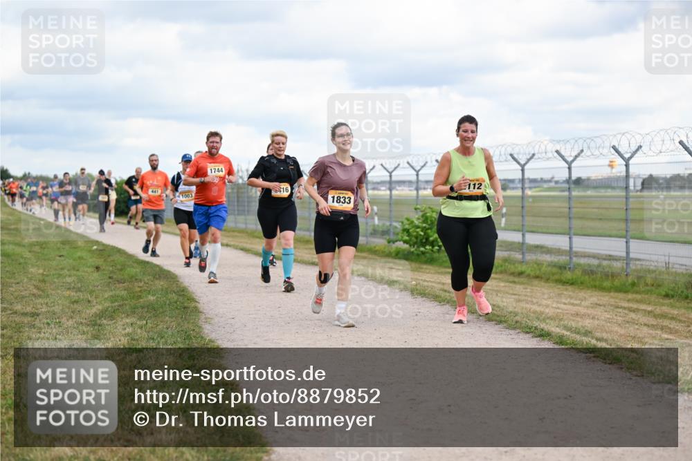 14.09.2025 - Airport Race Dr. Thomas Lammeyer http://msf.ph/oto/8879852 14.09.2025 12:29:36 Laufen 441, 1003, 1744, 112, 16, 1833 meine-sportfotos.de