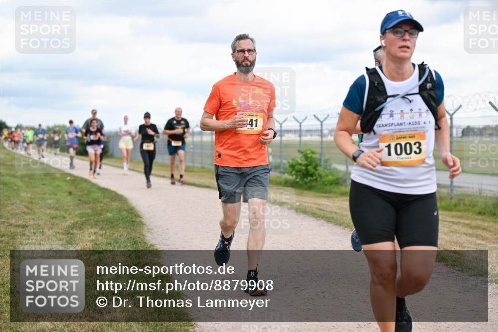 14.09.2025 - Airport Race Dr. Thomas Lammeyer http://msf.ph/oto/8879908 14.09.2025 12:29:42 Laufen 41, 1003 meine-sportfotos.de