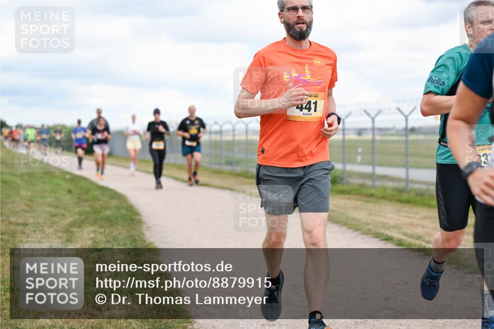 14.09.2025 - Airport Race Dr. Thomas Lammeyer http://msf.ph/oto/8879915 14.09.2025 12:29:43 Laufen 441, 33 meine-sportfotos.de