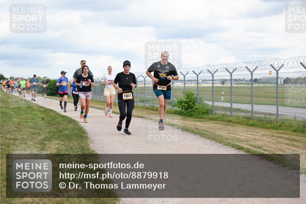 14.09.2025 - Airport Race Dr. Thomas Lammeyer http://msf.ph/oto/8879918 14.09.2025 12:29:46 Laufen 195, 720, 152, 2028, 1852 meine-sportfotos.de