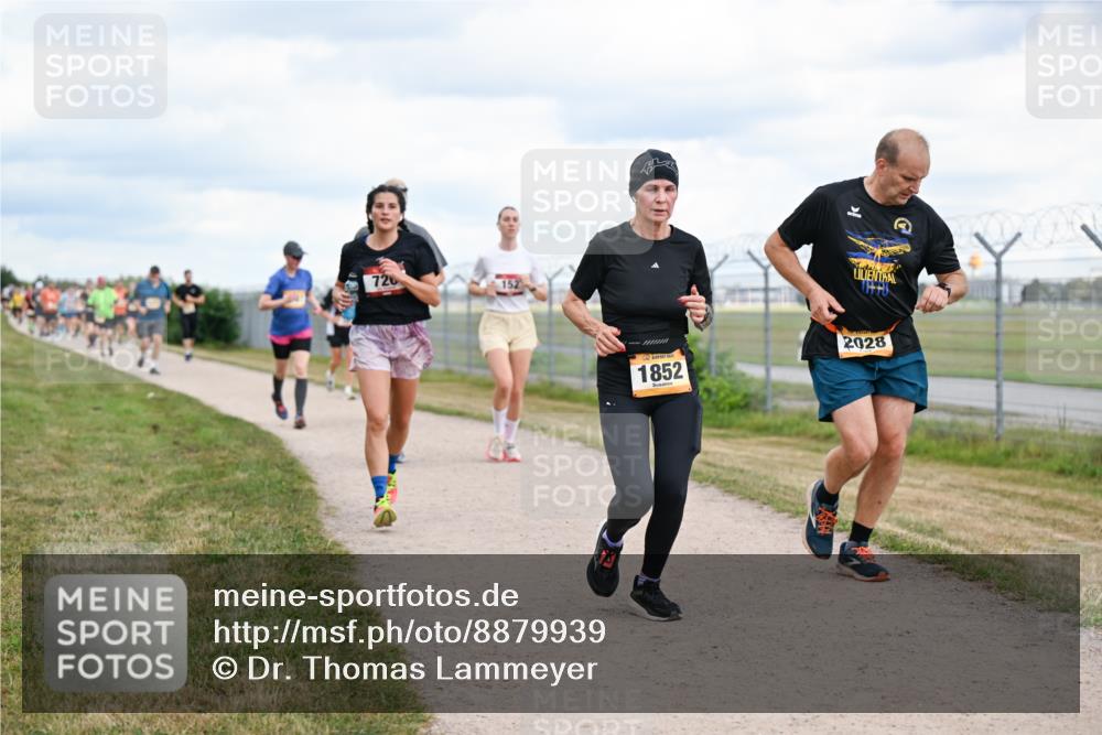 14.09.2025 - Airport Race Dr. Thomas Lammeyer http://msf.ph/oto/8879939 14.09.2025 12:29:48 Laufen 720, 152, 1852, 2028 meine-sportfotos.de