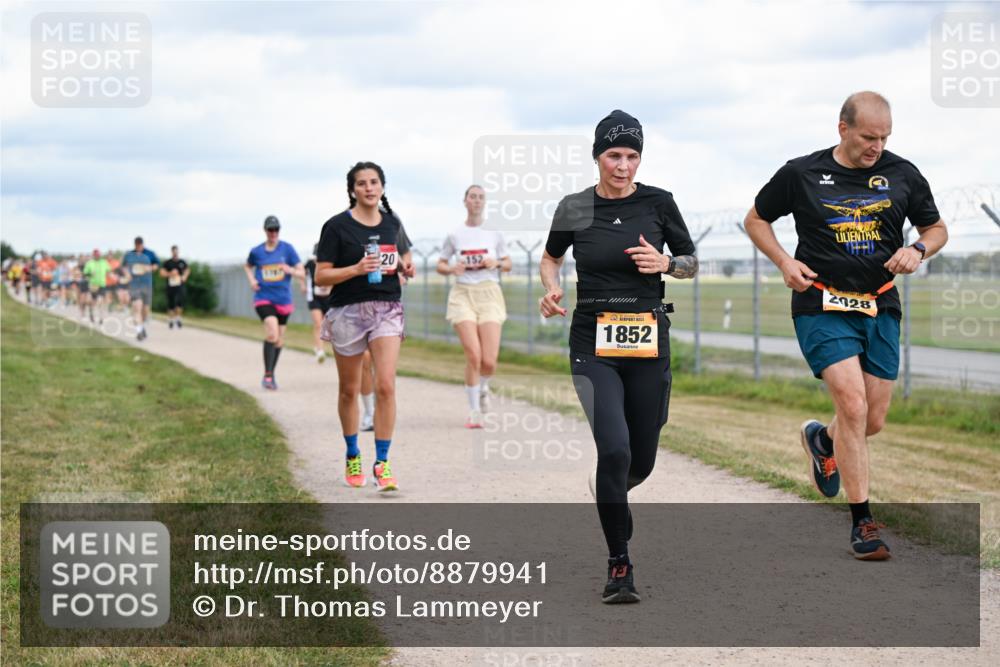 14.09.2025 - Airport Race Dr. Thomas Lammeyer http://msf.ph/oto/8879941 14.09.2025 12:29:48 Laufen 20, 152, 1852, 2028 meine-sportfotos.de