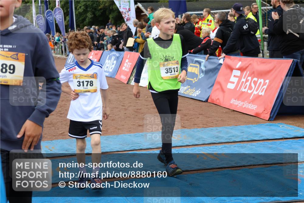 14.09.2025 - Airport Race Strokosch-Dieckow http://msf.ph/oto/8880160 14.09.2025 10:09:36 Ziel 3023, 3026, 3073, 3074, 3108, 3158, 3178, 3185, 3189, 3274, 3283, 3305, 3308, 3446, 3455, 3513, 3529, 3551 meine-sportfotos.de