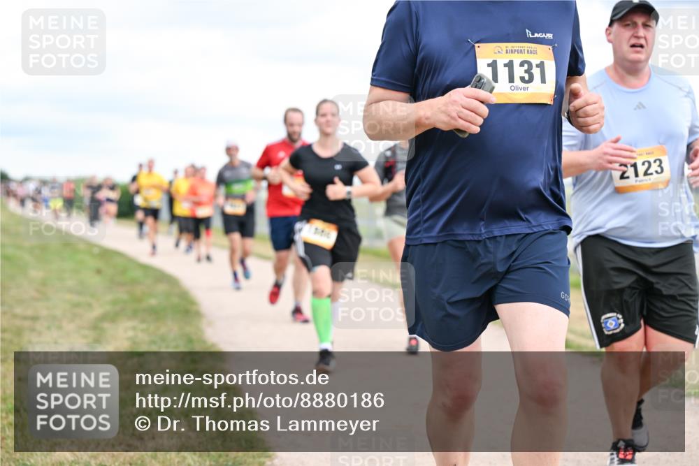 14.09.2025 - Airport Race Dr. Thomas Lammeyer http://msf.ph/oto/8880186 14.09.2025 12:30:17 Laufen 42, 1131, 2123 meine-sportfotos.de