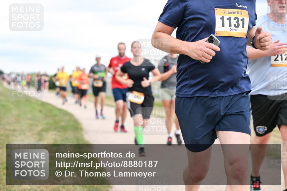 14.09.2025 - Airport Race Dr. Thomas Lammeyer http://msf.ph/oto/8880187 14.09.2025 12:30:18 Laufen 42, 1131, 212 meine-sportfotos.de
