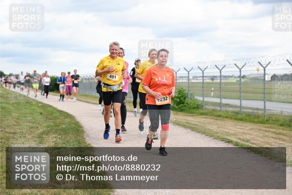 14.09.2025 - Airport Race Dr. Thomas Lammeyer http://msf.ph/oto/8880232 14.09.2025 12:30:23 Laufen 491, 92 meine-sportfotos.de