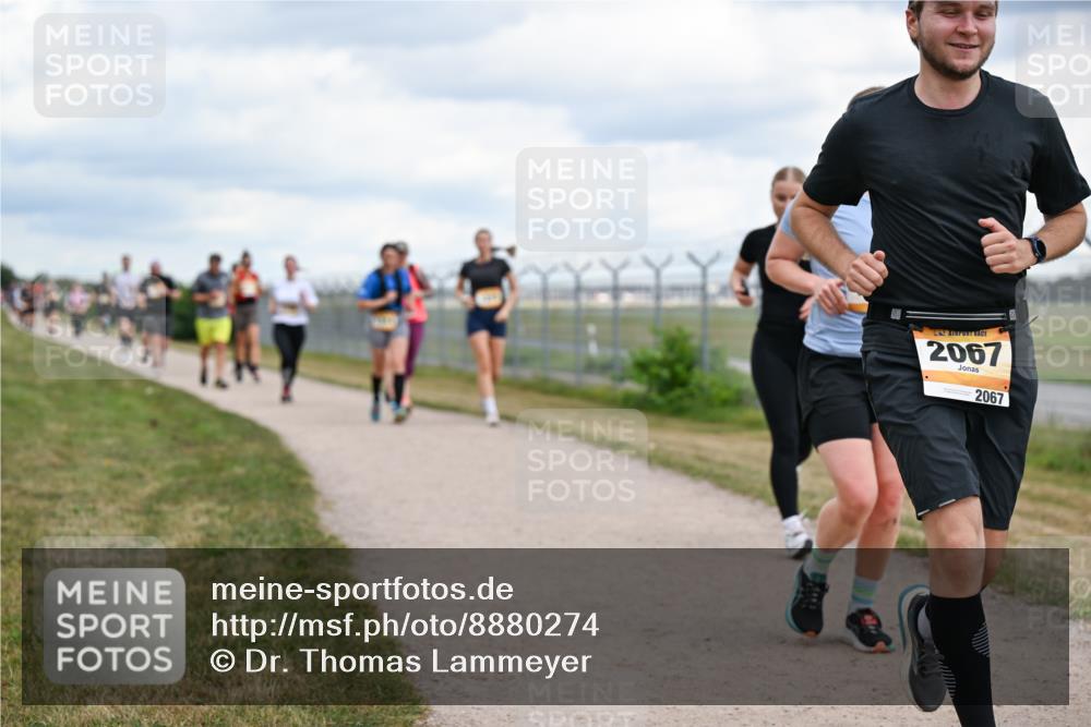 14.09.2025 - Airport Race Dr. Thomas Lammeyer http://msf.ph/oto/8880274 14.09.2025 12:30:28 Laufen 2067, 2067 meine-sportfotos.de