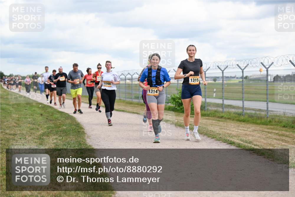 14.09.2025 - Airport Race Dr. Thomas Lammeyer http://msf.ph/oto/8880292 14.09.2025 12:30:31 Laufen 1768, 1314, 1315 meine-sportfotos.de