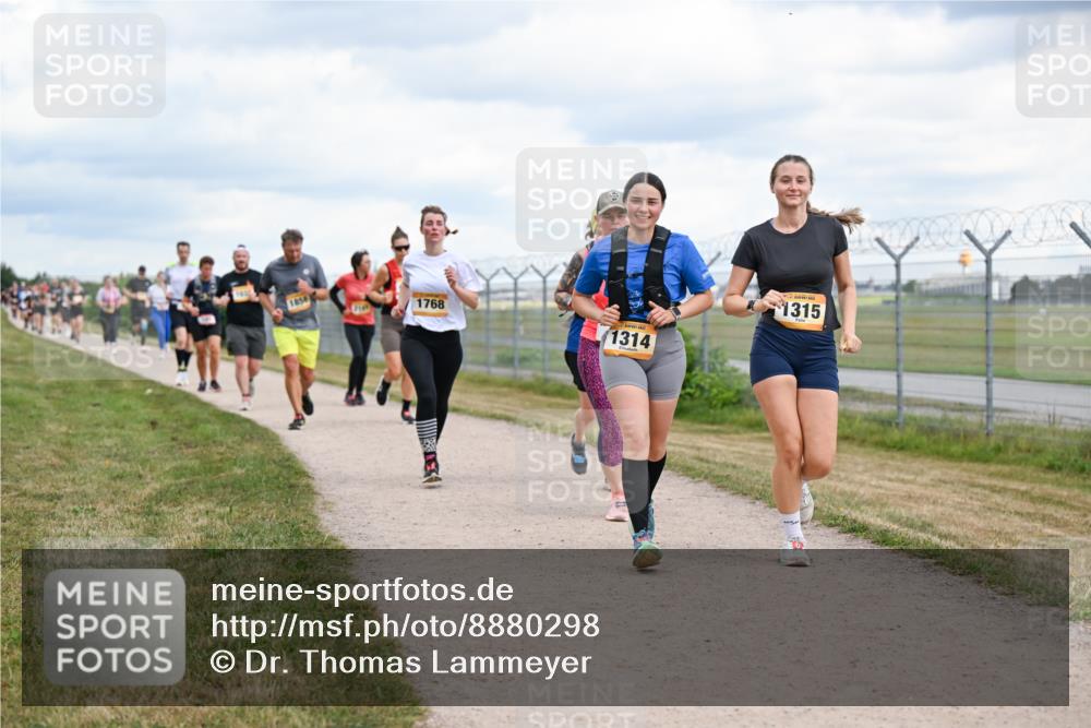 14.09.2025 - Airport Race Dr. Thomas Lammeyer http://msf.ph/oto/8880298 14.09.2025 12:30:31 Laufen 1856, 1768, 1314, 1315 meine-sportfotos.de
