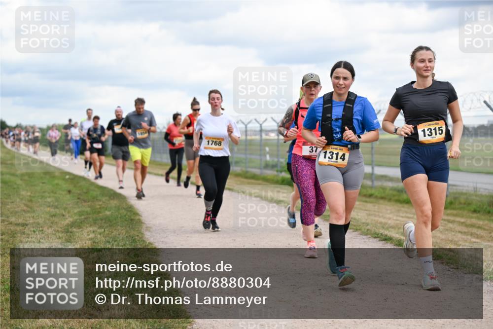 14.09.2025 - Airport Race Dr. Thomas Lammeyer http://msf.ph/oto/8880304 14.09.2025 12:30:32 Laufen 1854, 1768, 37, 1314, 1315 meine-sportfotos.de