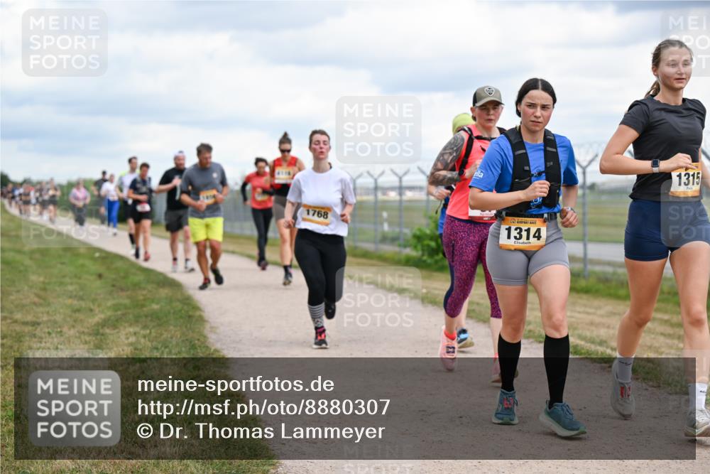 14.09.2025 - Airport Race Dr. Thomas Lammeyer http://msf.ph/oto/8880307 14.09.2025 12:30:32 Laufen 1768, 1314, 1315 meine-sportfotos.de