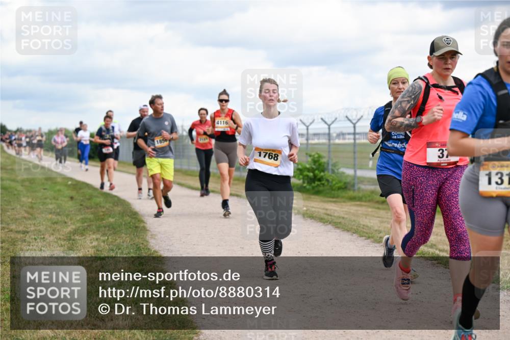 14.09.2025 - Airport Race Dr. Thomas Lammeyer http://msf.ph/oto/8880314 14.09.2025 12:30:33 Laufen 1856, 4116, 1768, 37, 131 meine-sportfotos.de