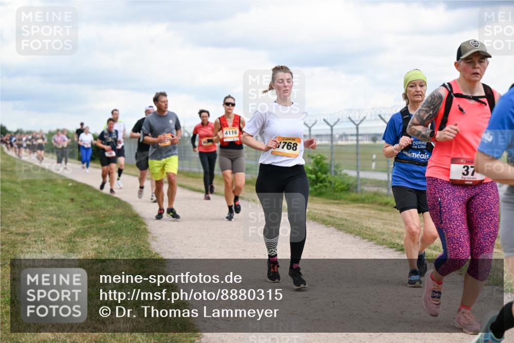 14.09.2025 - Airport Race Dr. Thomas Lammeyer http://msf.ph/oto/8880315 14.09.2025 12:30:33 Laufen 4116, 768, 37 meine-sportfotos.de