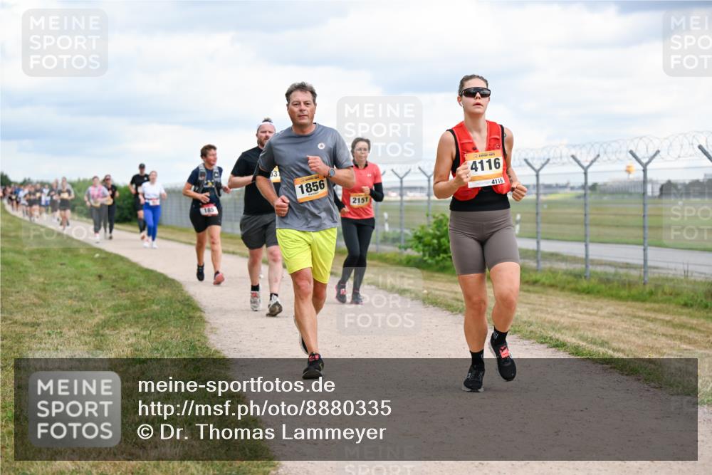 14.09.2025 - Airport Race Dr. Thomas Lammeyer http://msf.ph/oto/8880335 14.09.2025 12:30:35 Laufen 31, 1856, 2151, 4116, 4116 meine-sportfotos.de