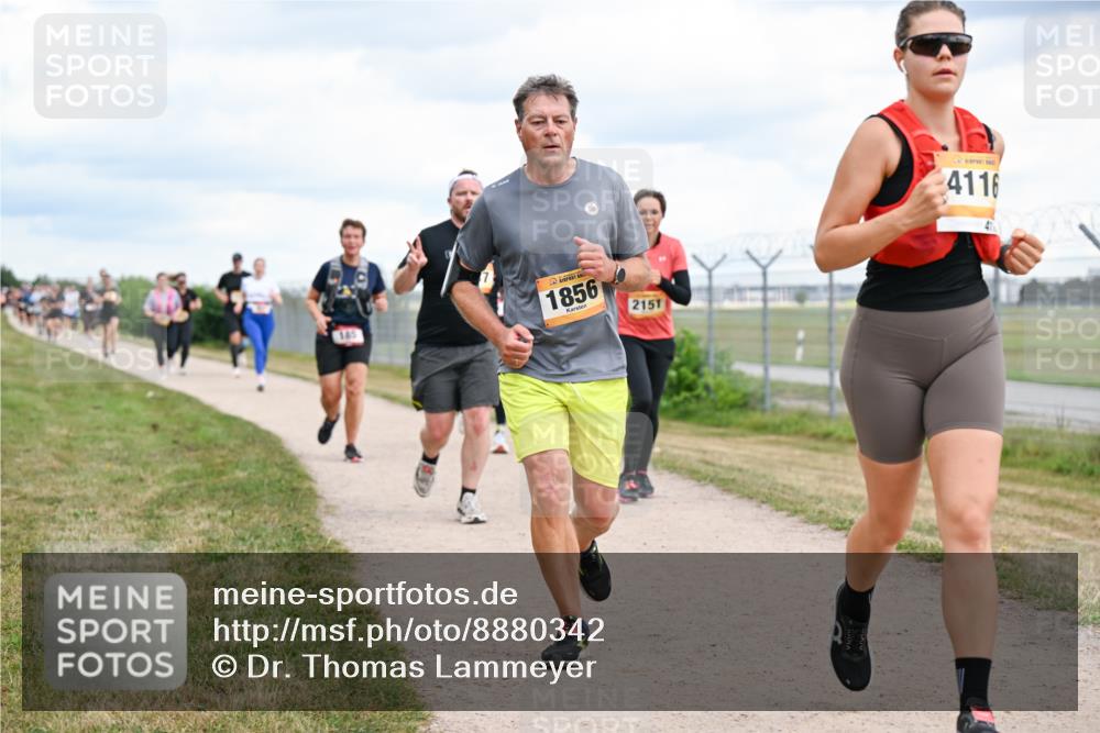 14.09.2025 - Airport Race Dr. Thomas Lammeyer http://msf.ph/oto/8880342 14.09.2025 12:30:36 Laufen 1856, 2151, 4116 meine-sportfotos.de