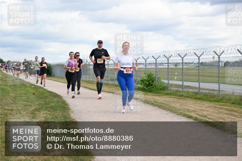 14.09.2025 - Airport Race Dr. Thomas Lammeyer http://msf.ph/oto/8880386 14.09.2025 12:30:42 Laufen 1693, 1081, 670, 1417, 854 meine-sportfotos.de