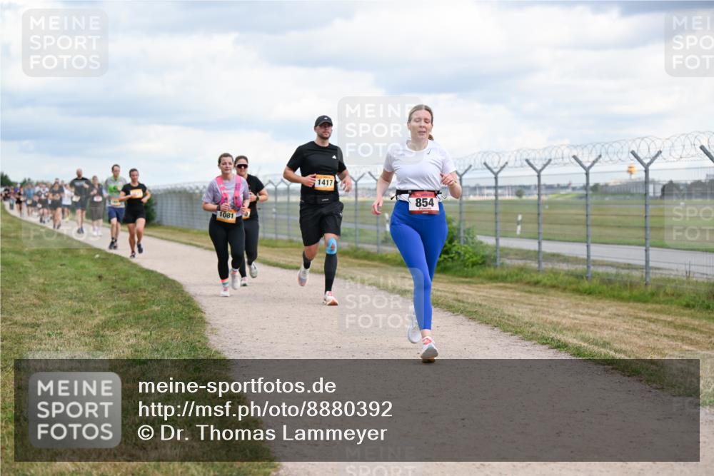 14.09.2025 - Airport Race Dr. Thomas Lammeyer http://msf.ph/oto/8880392 14.09.2025 12:30:43 Laufen 1081, 1417, 854 meine-sportfotos.de