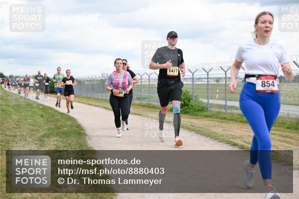 14.09.2025 - Airport Race Dr. Thomas Lammeyer http://msf.ph/oto/8880403 14.09.2025 12:30:44 Laufen 1693, 737, 1417, 854 meine-sportfotos.de