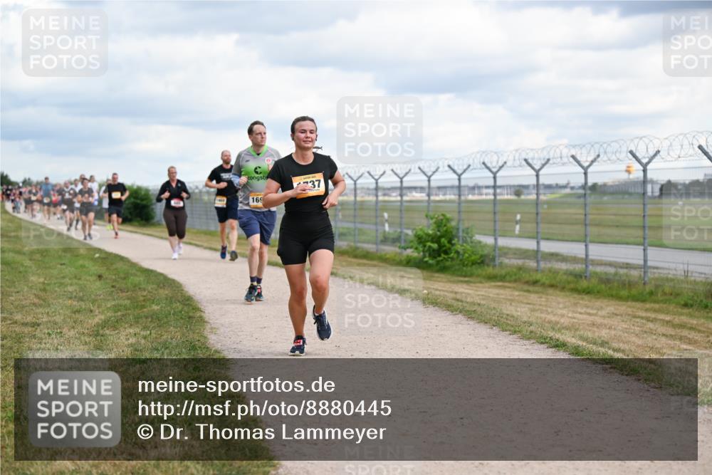 14.09.2025 - Airport Race Dr. Thomas Lammeyer http://msf.ph/oto/8880445 14.09.2025 12:30:48 Laufen 169, 37 meine-sportfotos.de
