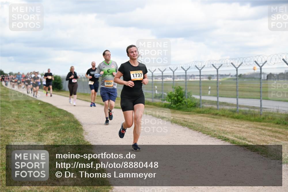 14.09.2025 - Airport Race Dr. Thomas Lammeyer http://msf.ph/oto/8880448 14.09.2025 12:30:49 Laufen 1693, 1737 meine-sportfotos.de