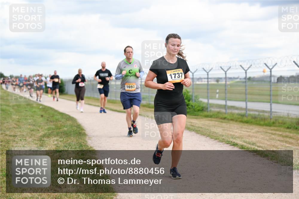 14.09.2025 - Airport Race Dr. Thomas Lammeyer http://msf.ph/oto/8880456 14.09.2025 12:30:49 Laufen 1693, 1737 meine-sportfotos.de
