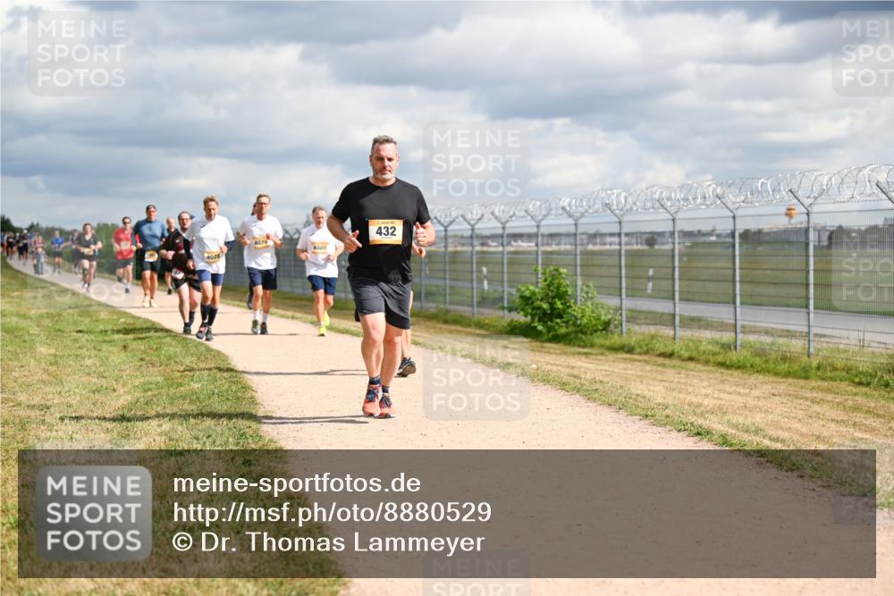 14.09.2025 - Airport Race Dr. Thomas Lammeyer http://msf.ph/oto/8880529 14.09.2025 12:30:58 Laufen 4079, 4080, 4078, 432 meine-sportfotos.de