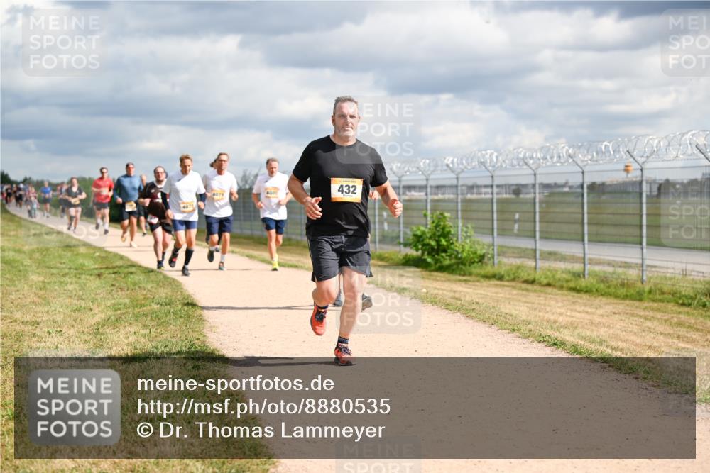 14.09.2025 - Airport Race Dr. Thomas Lammeyer http://msf.ph/oto/8880535 14.09.2025 12:30:59 Laufen 4075, 4000, 432 meine-sportfotos.de