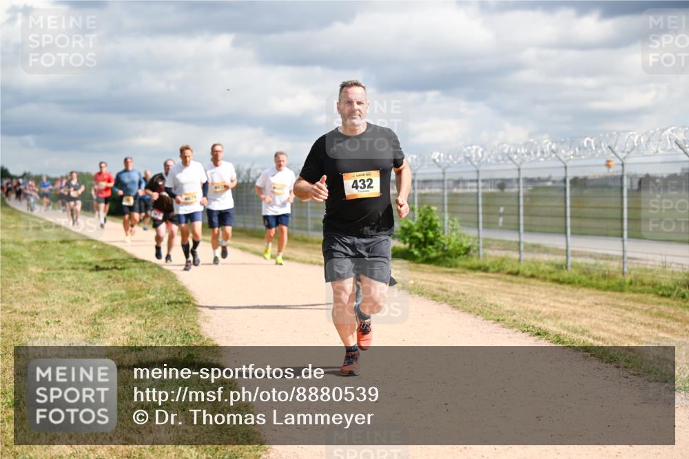 14.09.2025 - Airport Race Dr. Thomas Lammeyer http://msf.ph/oto/8880539 14.09.2025 12:30:59 Laufen 432 meine-sportfotos.de